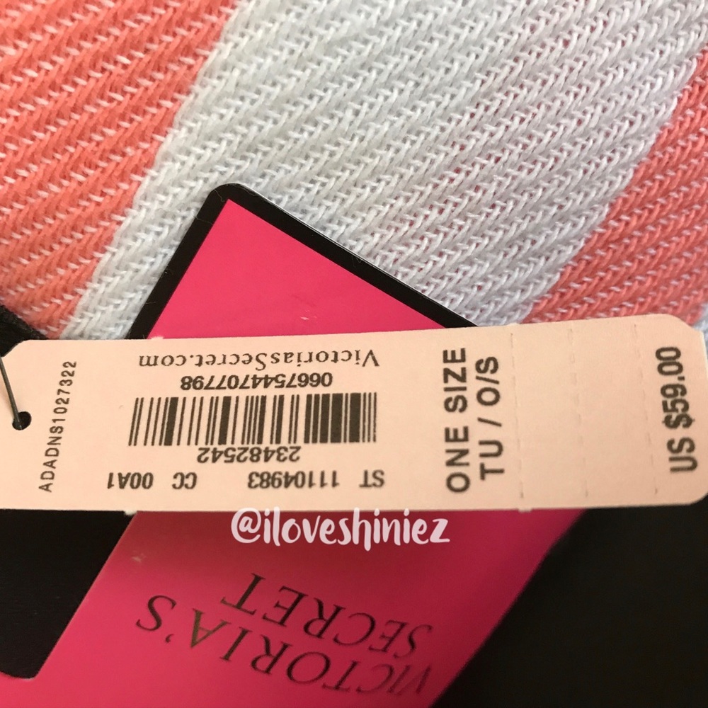 •Victoria's Secret• Beach Blanket - Picture 4 of 5